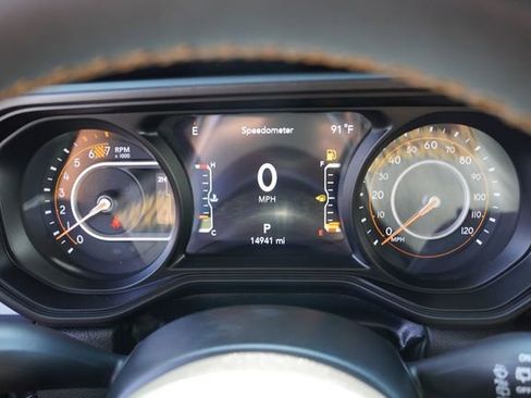 Used 2024 Jeep Wrangler Sahara image 29