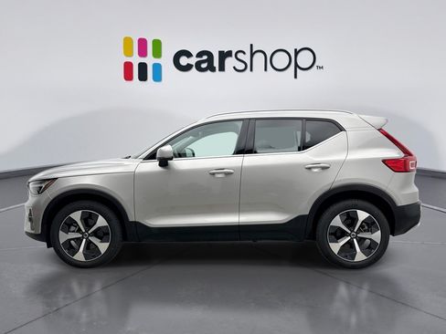 Used 2025 Volvo XC40 B5 Plus AWD/4WD image 2