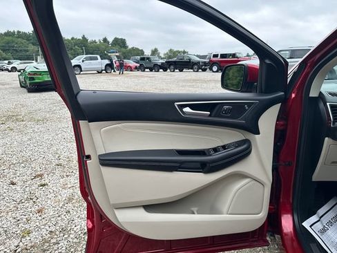 Used 2020 Ford Edge Titanium w/ Equipment Group 301A AWD/4WD image 26