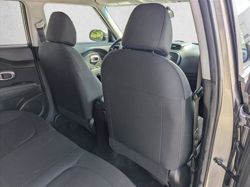 Used 2018 Kia Soul FWD image 27
