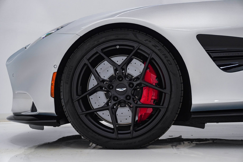 Used 2026 Aston Martin Vanquish Convertible RWD image 17