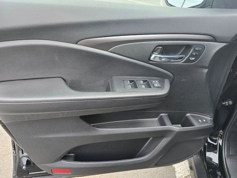 Certified 2022 Honda Pilot Special Edition image 17