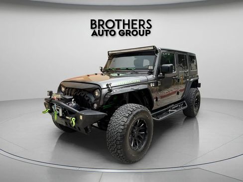 Used 2016 Jeep Wrangler Unlimited Rubicon w/ Connectivity Group AWD/4WD image 8