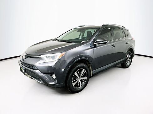 Used 2018 Toyota RAV4 XLE FWD image 3