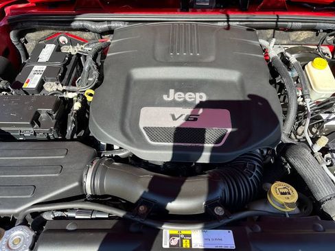 Used 2015 Jeep Wrangler Unlimited Sport w/ Quick Order Package 24S AWD/4WD image 23