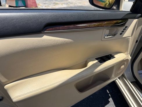 Used 2013 Lexus ES 350 w/ Premium Pkg FWD image 5