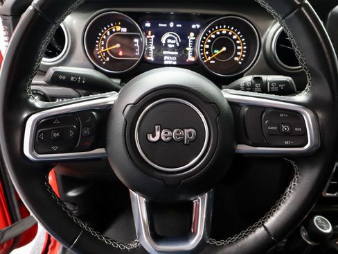 Used 2021 Jeep Wrangler Unlimited Sahara image 30