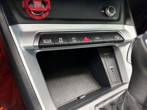 Used 2020 Audi Q3 2.0T Premium image 23