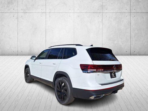 New 2026 Volkswagen Atlas SE image 3