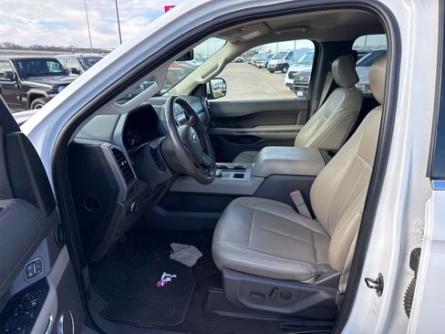 Used 2020 Ford Expedition Max XLT w/ Equipment Group 202A image 19