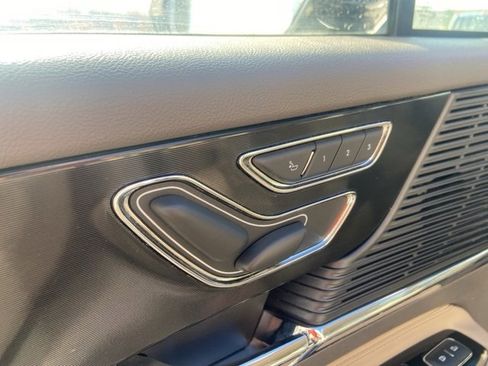 Used 2022 Lincoln Corsair AWD w/ Equipment Group 101A image 9