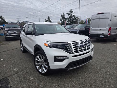 Used 2022 Ford Explorer Platinum w/ Equipment Group 601A image 3