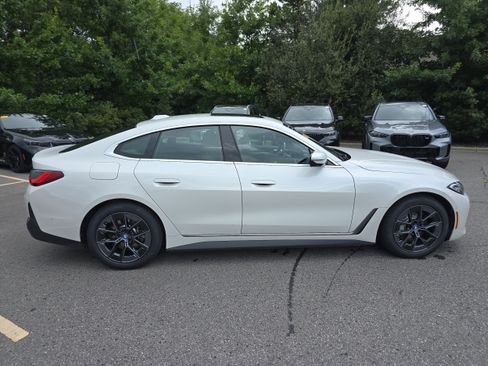 Used 2023 BMW i4 eDrive35 RWD image 2