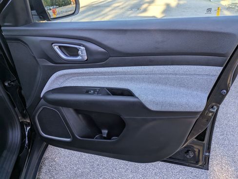 Used 2022 Jeep Compass Latitude image 39