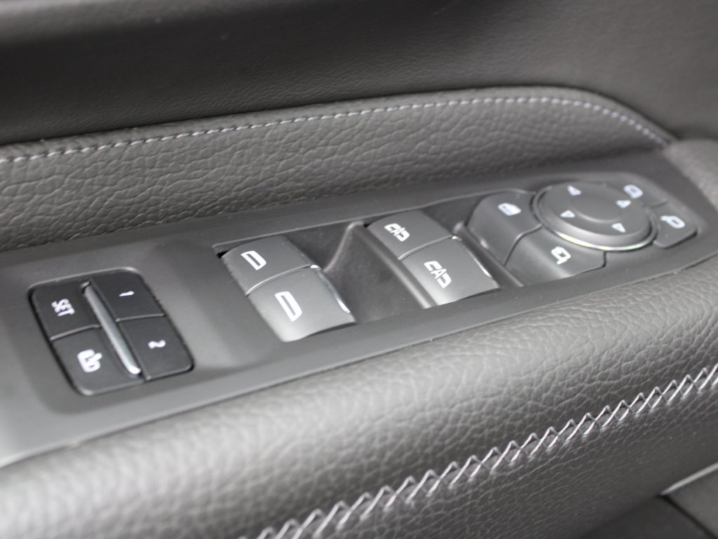 Used 2023 GMC Yukon XL Denali AWD/4WD image 76