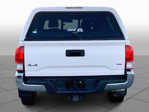 Used 2017 Toyota Tacoma SR5 image 4