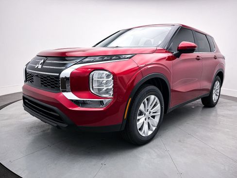 New 2025 Mitsubishi Outlander ES image 3