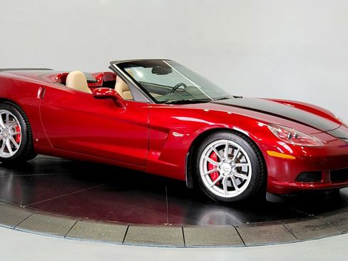 Used 2007 Chevrolet Corvette Convertible w/ Preferred Equipment Group image 8