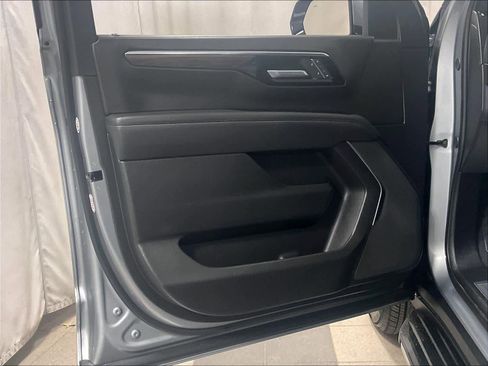 Used 2025 Chevrolet Tahoe LT image 9