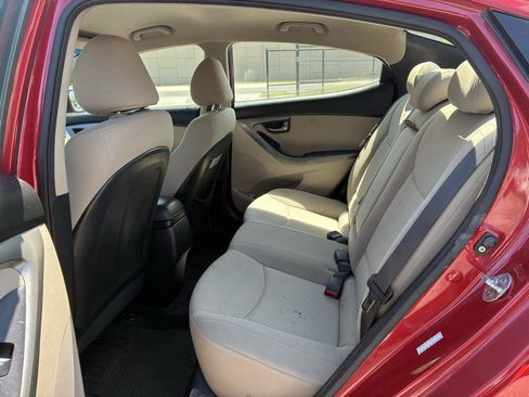 Used 2016 Hyundai Elantra SE w/ Option Group 02 FWD image 9