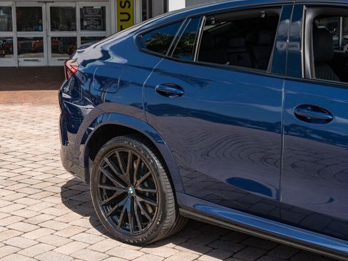 Used 2022 BMW X6 M50i w/ Executive Package AWD/4WD image 16