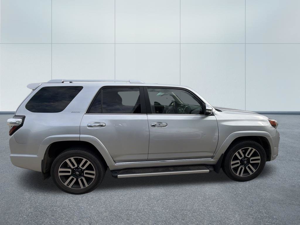 Used 2019 Toyota 4Runner SR5 AWD/4WD image 2