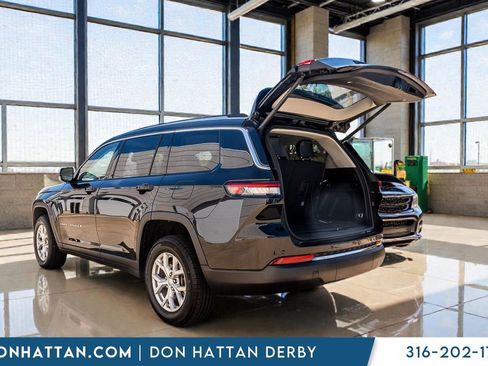 Used 2023 Jeep Grand Cherokee L Limited AWD/4WD image 25