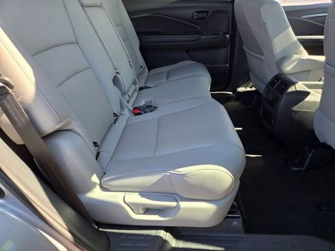 Used 2023 Honda Passport EX-L image 16