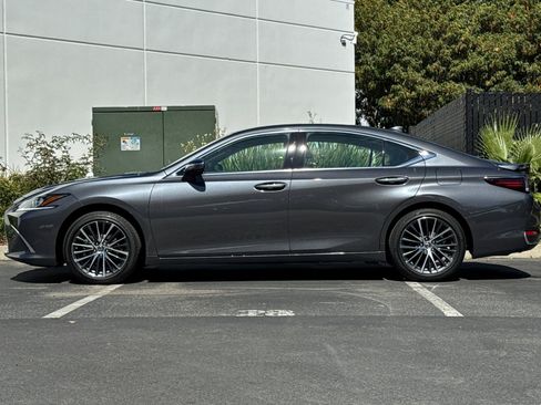 Certified 2025 Lexus ES 300h w/ Premium Package FWD image 8