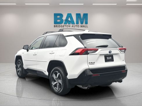 Used 2023 Toyota RAV4 SE w/ Weather & Moonroof Package AWD/4WD image 5