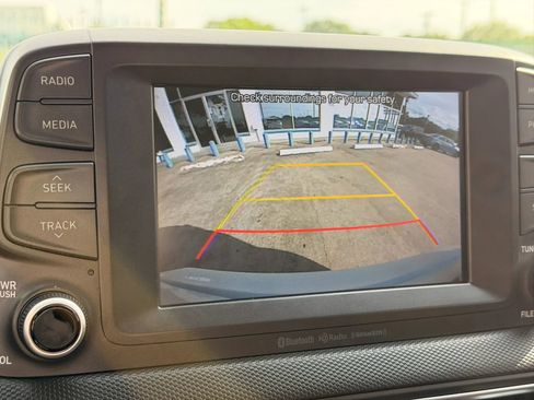 Used 2018 Hyundai Kona SEL FWD image 18