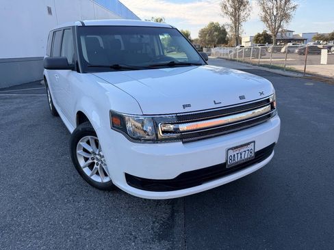 Used 2017 Ford Flex SE FWD image 4