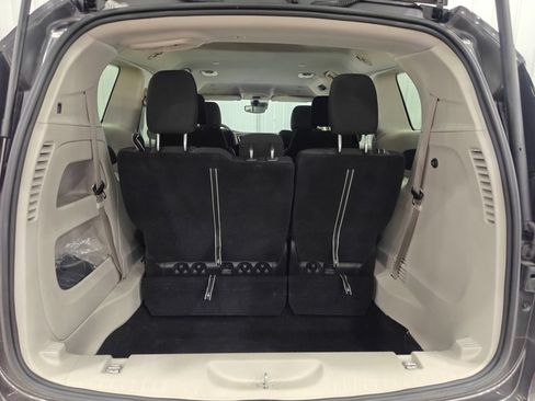 Used 2023 Chrysler Voyager LX FWD image 28