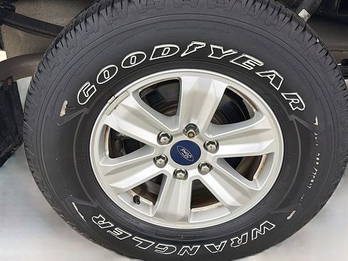 Used 2020 Ford F150 XLT image 12