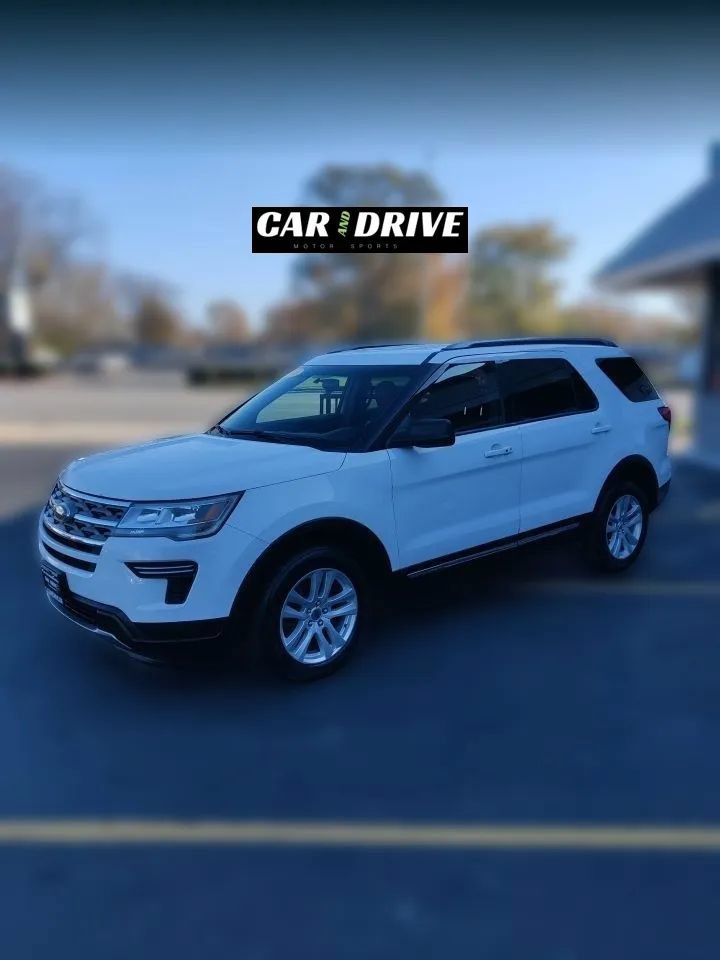 Used 2018 Ford Explorer XLT AWD/4WD image 3