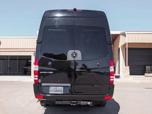 Used 2017 Mercedes-Benz Sprinter 3500 image 7