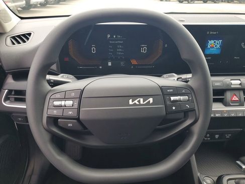 New 2026 Kia K4 LXS image 10