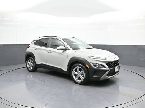 Certified 2022 Hyundai Kona SEL w/ Convenience Package AWD/4WD image 4
