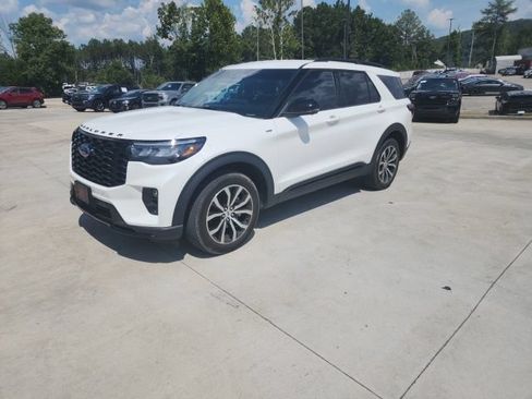 Used 2025 Ford Explorer ST-Line AWD/4WD image 6
