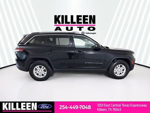 Used 2024 Jeep Grand Cherokee Laredo RWD image 9