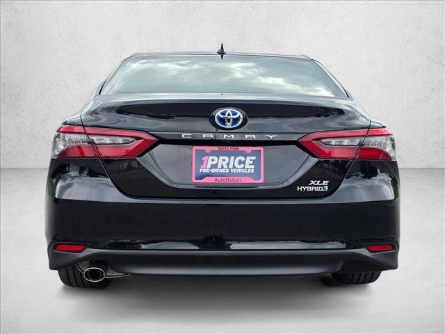Used 2024 Toyota Camry XLE w/ Navigation Package FWD image 4
