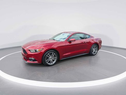 Used 2016 Ford Mustang Coupe RWD image 4