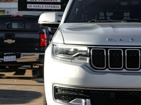 Used 2022 Jeep Wagoneer Series II w/ Rear Seat Video Group 1 image 55