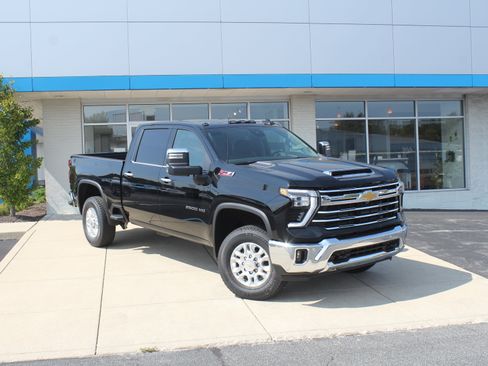 New 2026 Chevrolet Silverado 2500 LTZ w/ LTZ Convenience Package AWD/4WD image 6