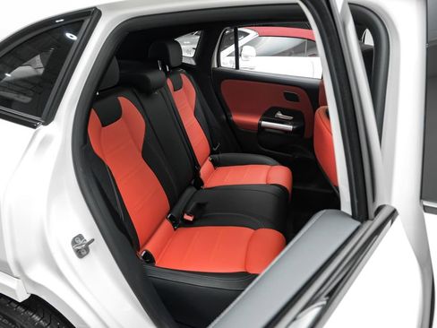 Used 2025 Mercedes-Benz GLA 35 AMG 4MATIC w/ Exclusive Trim Package image 32