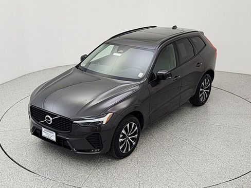 Used 2025 Volvo XC60 B5 Plus AWD/4WD image 13