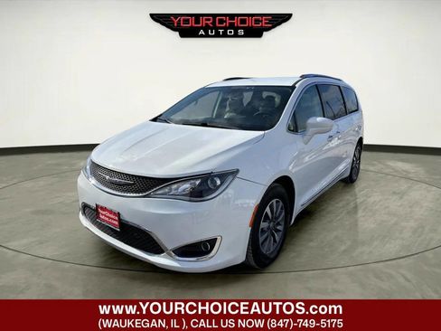 Used 2020 Chrysler Pacifica Touring-L Plus image 1