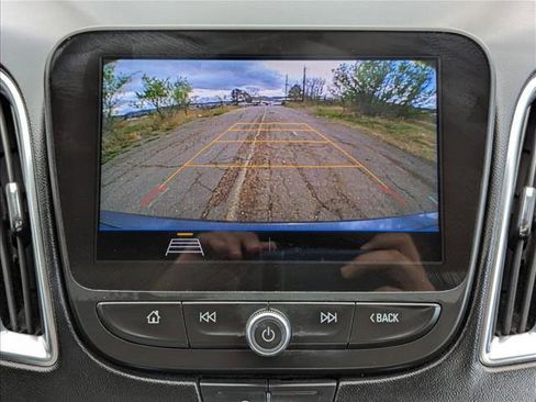 Used 2020 Chevrolet Malibu LT FWD image 12