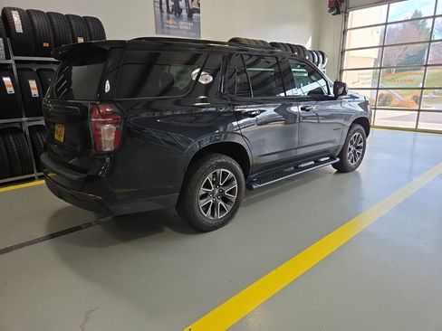 Used 2021 Chevrolet Tahoe Z71 w/ Luxury Package image 2