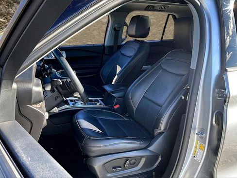 Used 2021 Ford Explorer Limited w/ Equipment Group 301A image 22